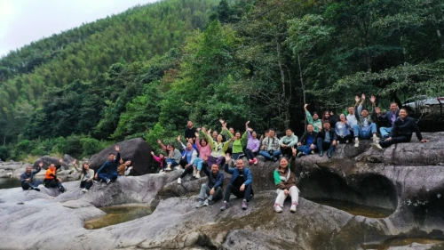 核心战略商量室《进修与商量》杂志刊发崇义县委书记李邦泉签名著作雷竞技APP(图3)