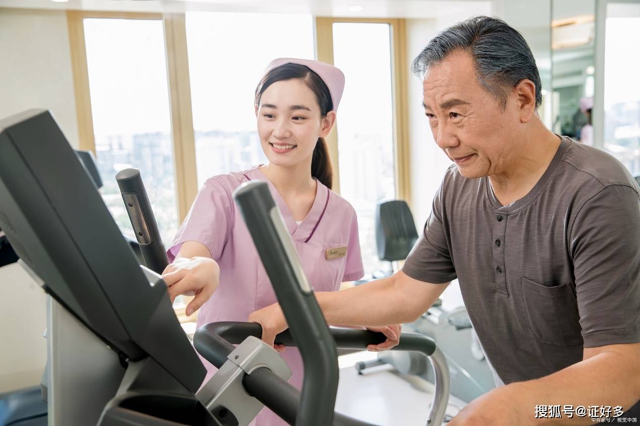 雷竞技APP就业率100%！年青人发轫投身晚年看护师养老看护成热门(图2)